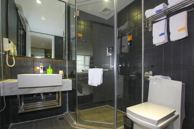Bathroom 3, Yeste Hotel (Guilin Two Rivers Four Lakes Yushan Park), Guilin