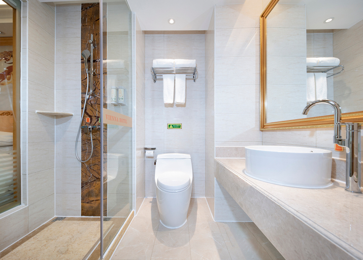 Bathroom 3, Vienna Hotel Guangdong Shaoguan Ruyuan Yao Cultural Square, Shaoguan