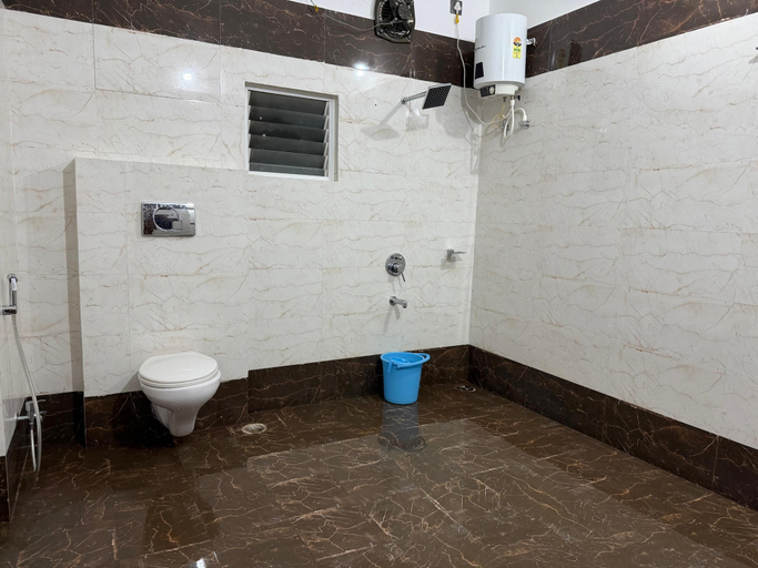 Bathroom 5, sun and sea crest resort & spa, Puri
