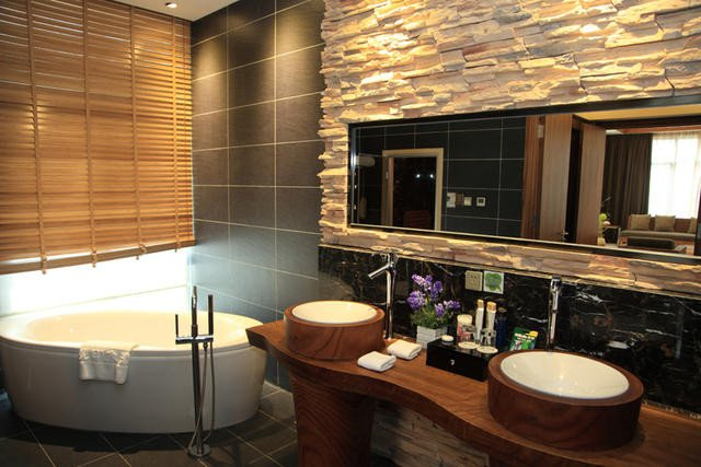 Bathroom, Louguan Yinxiang Hotel, Xi'an