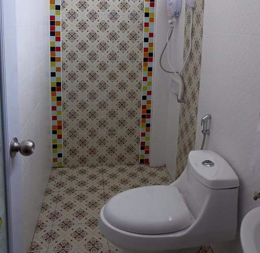 Bathroom 3, Suphan Wanwarn Resort, Muang Suphanburi