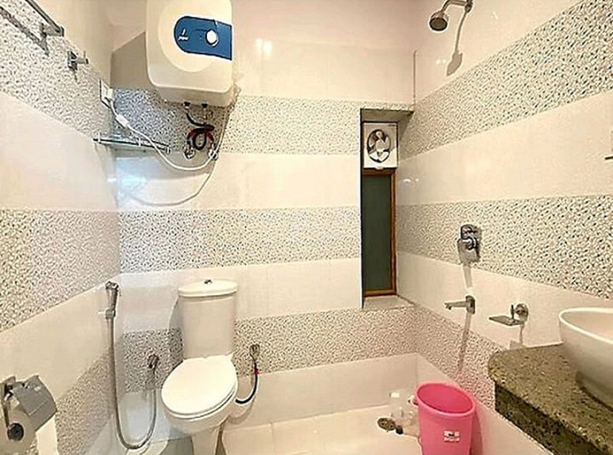Bathroom 3, Arigato Cottage, Kullu