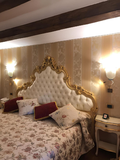 Bedroom 5, Casa Savoia & Casa Jolanda, Venezia