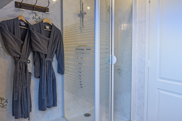 Bathroom 4, レ ピエール ブルー, Finistère