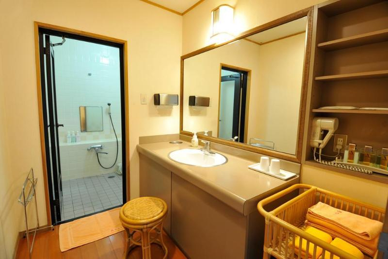 Bathroom 3, Nagasaki Baishokaku, Nagasaki