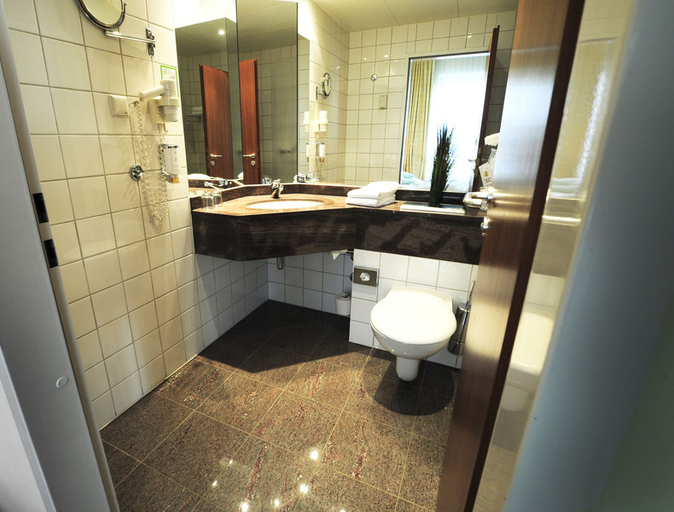 Bathroom 3, Hansa Apart-Hotel, WorldHotels Distinctive, Regensburg