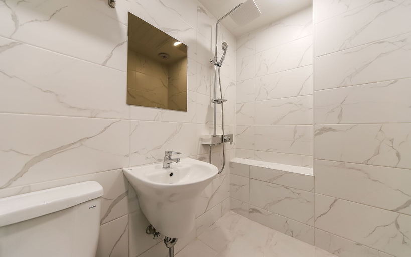 Bathroom 5, Changwon Jinhae Hotel Lrui, Jinhae