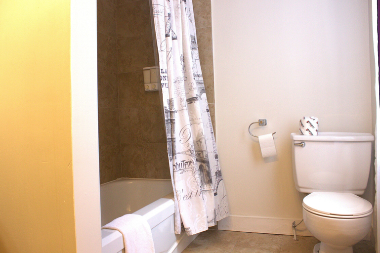 Bathroom 4, Le Manoir Charlevoix, Charlevoix-Est