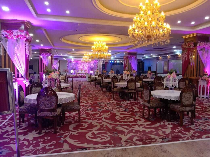 Food & Drinks 4, Royal Park Resorts, Sahibzada Ajit Singh Nagar