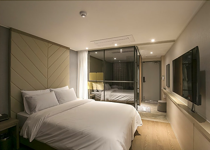 Bedroom 2, Hotel Wolmido, Jung