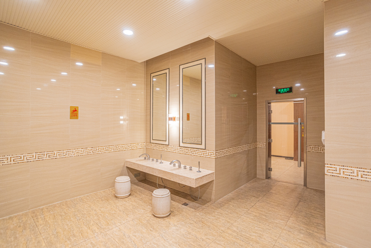 Bathroom 3, Zhanshan Garden Hotel, Qingdao