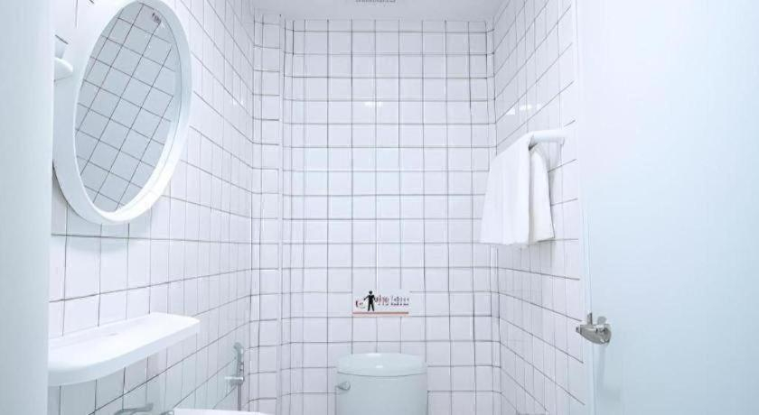 Bathroom 4, Tukteaw Hostel, Muang Khon Kaen