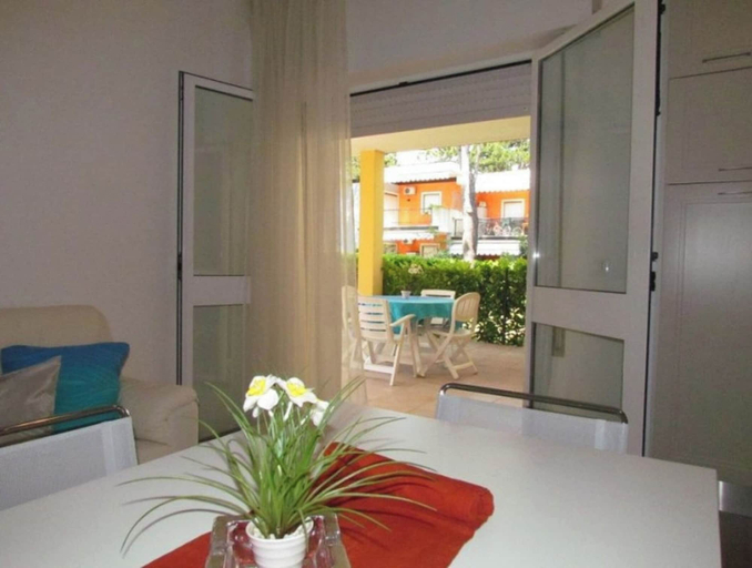 Dining, Homely Apartment With Private Garden, Venezia