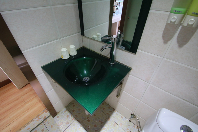 Bathroom 3, ウェイティンホテル(), Shanghai