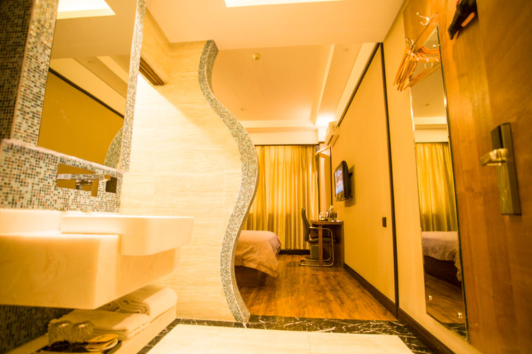 Bathroom 2, Haiyi Hotel, Datong