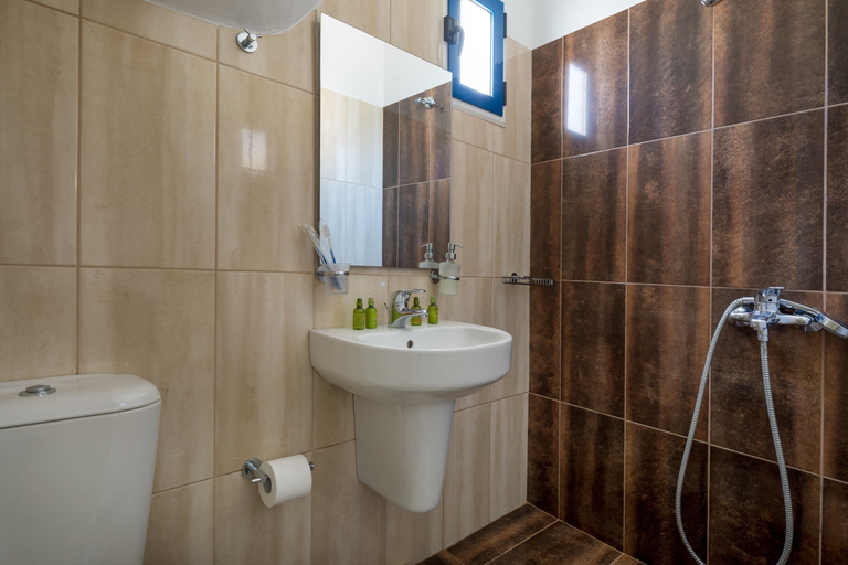 Bathroom 5, John Akroyiali rooms, Crete