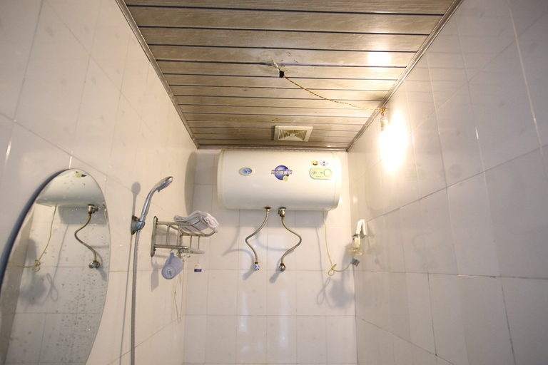 Bathroom 2, Liya Motel, Hangzhou