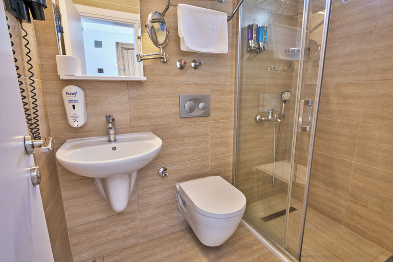 Bathroom 4, Kardes Hotel, Yıldırım
