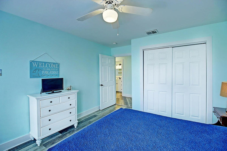 Bedroom 3, La Playa Paradise- Beach Access Large Island Home Pool Table, Nueces
