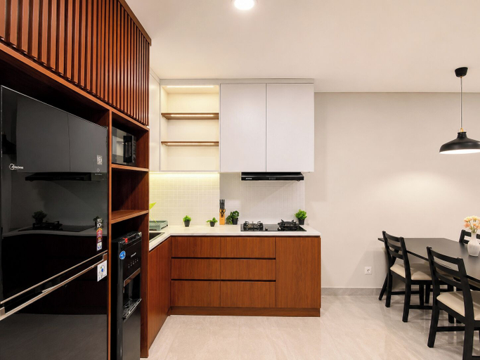 Private kitchen 4, Graceful And Classic 2Br At Apartment The Kencana Residence, Jakarta Selatan