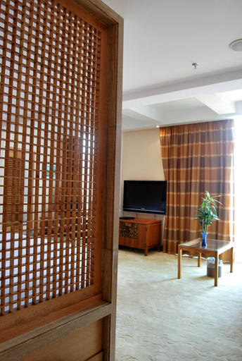 Others 5, California Hotel, Maoming