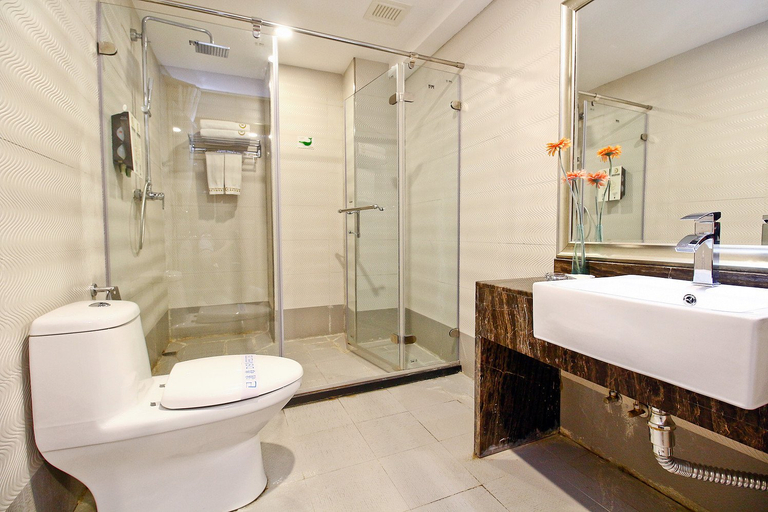 Bathroom 2, Beswe·繽思威ホテル（宝鶏鉄道駅人民公園）(Beswe Binsiwei Hotel (Baoji Railway Station People's Park)), Baoji