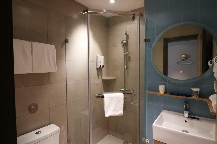 Bathroom 3, Home Inn Neo Jinan Changqing University Road Evergrande Oasis, Jinan