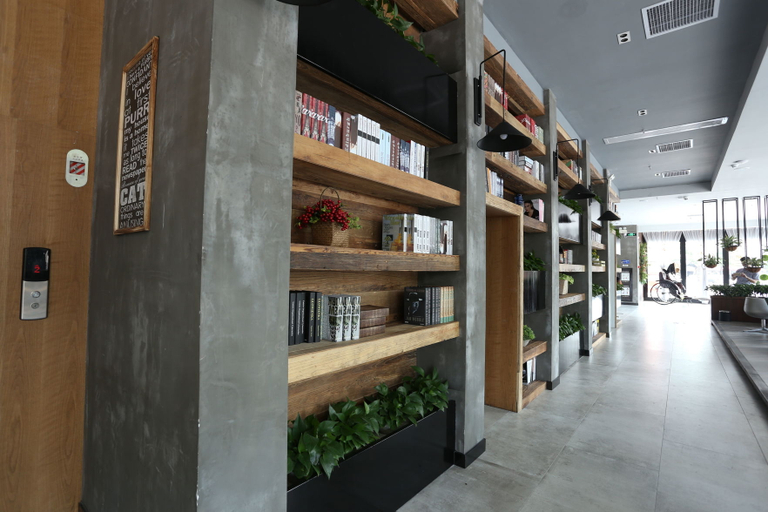 Others 5, Meirui Hotel (Beiliu Central Plaza Bus Terminal), Yulin