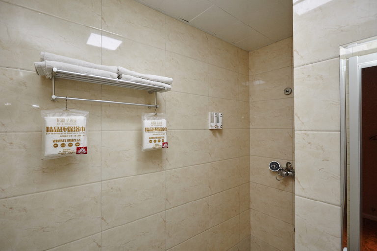 Bathroom 2, Yijiayi Fashion Theme Hostel, Suzhou