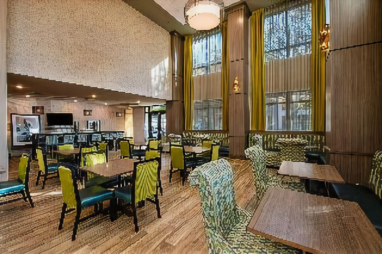 Food & Drinks 5, Hampton Inn & Suites by Hilton Keller Town Center, Tarrant