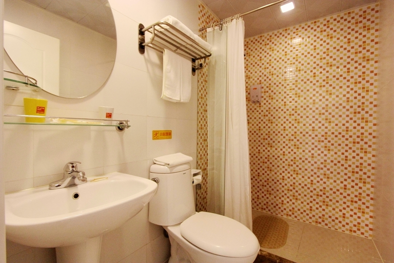 Bathroom 2, Zhumei Impression Hotel apartment (Qingdao Licang District government store), Qingdao