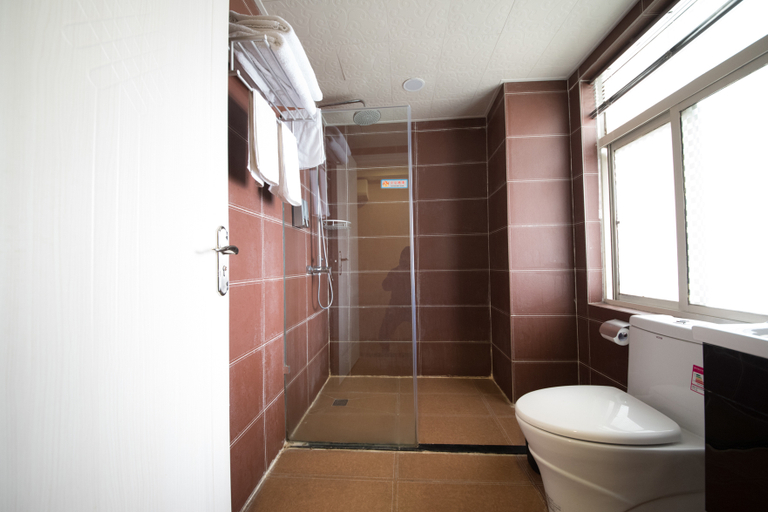Bathroom 2, Ningmeng Hotel, Taizhou