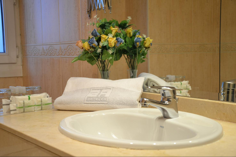 Bathroom 3, Hotel Serrano, Madrid