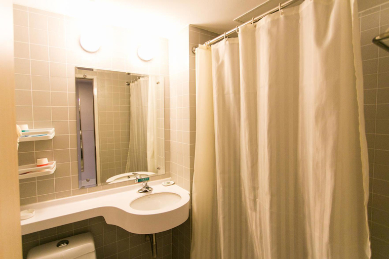 Bathroom 3, Jinjiang Inn Suzhou Taihu Xukou, Suzhou