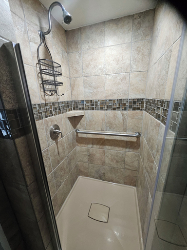 Bathroom 3, DuBois' Inn, Aroostook