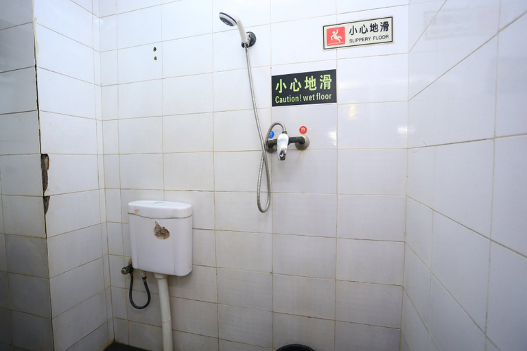 Bathroom 2, Chenxi Hostel, Chongqing
