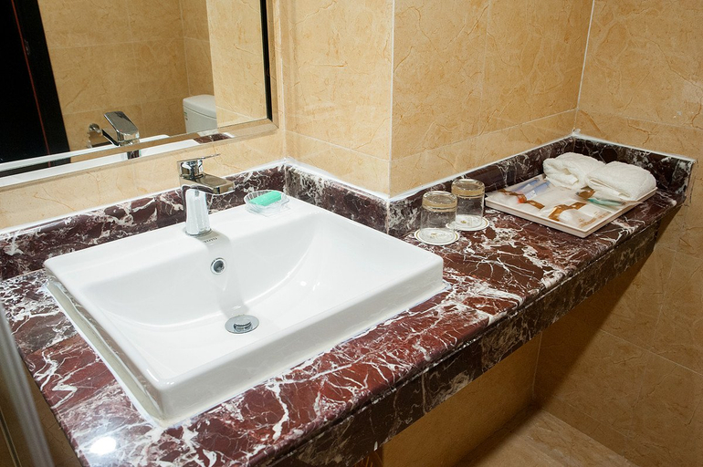 Bathroom 3, Qidong tianding holiday hotel, Nantong