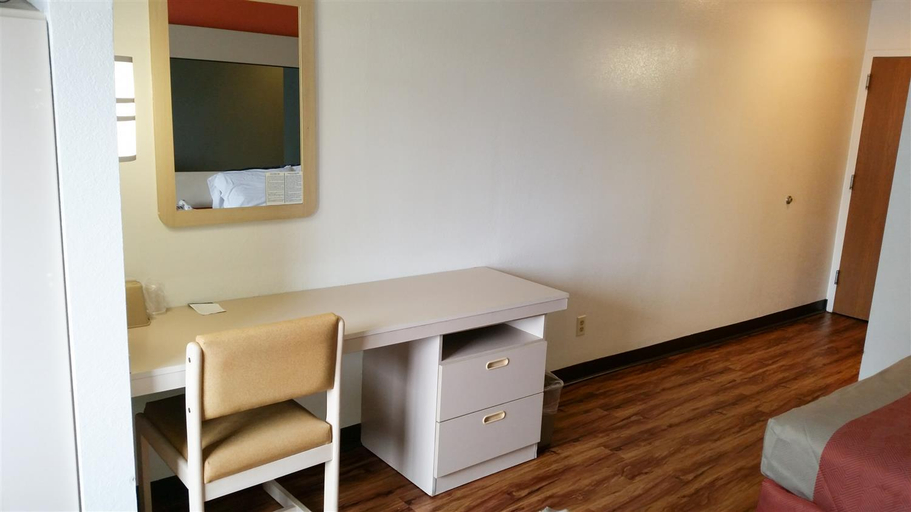 Bedroom 4, Motel 6 Chattanooga, TN - Downtown, Hamilton