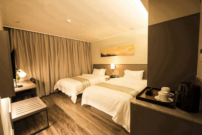 Bedroom, Homeinn Plus Hotel (Beijing Chaoyangmen Subway Station), Beijing