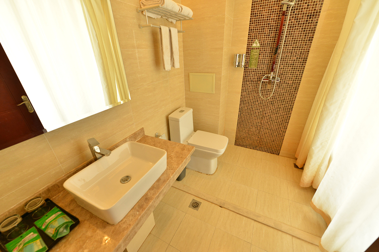 Bathroom 2, Shanyehong Hotel, Beijing