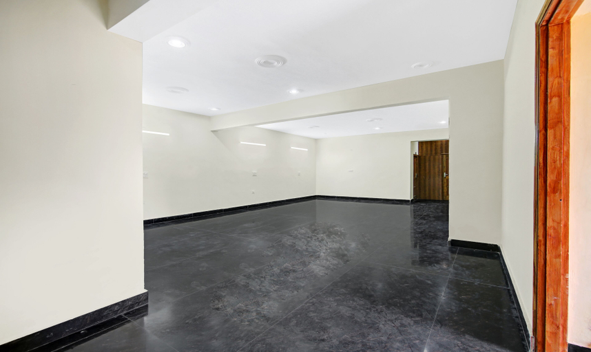 Public Area 3, Treebo The Eden Roc, Gautam Buddha Nagar