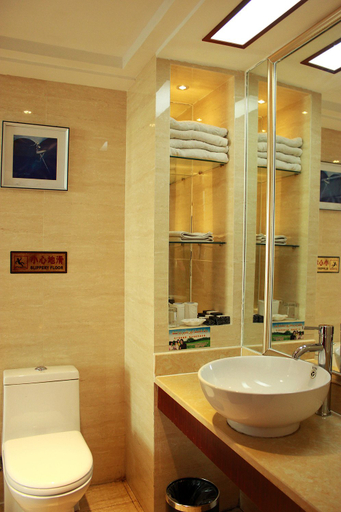 Bathroom, Dihao Hotel, Bayin'gholin Mongol