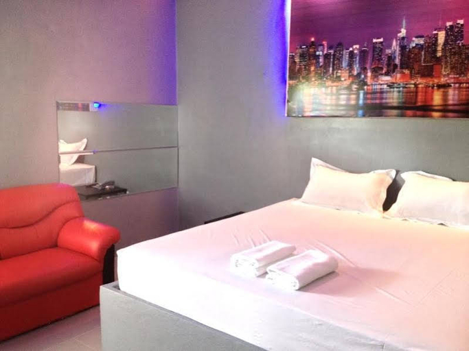 Bedroom 2, Heaven Inn, Si Racha