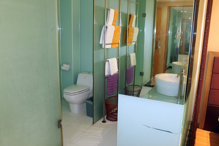 Bathroom 2, huayuan Hotel, Jiujiang