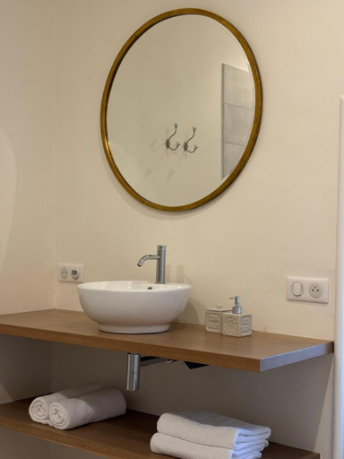 Bathroom 5, Chateau Saint Georges, Deux-Sèvres