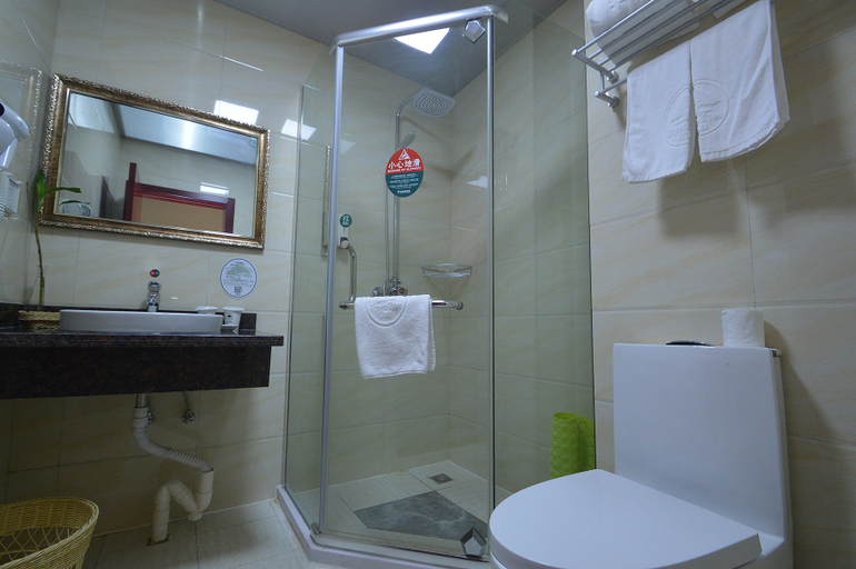 Bathroom, GreenTree Inn Nanjing XianLin Road JinMaRoad Subway Station Shell Hotel, Nanjing