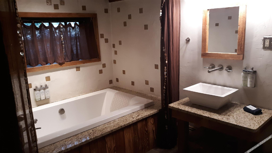 Bathroom 2, Huddleson Court, Somerset