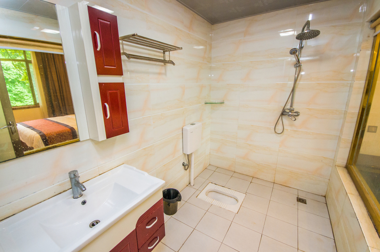 Bathroom 2, Fuhu Temple Qiaotou Hotel, Leshan