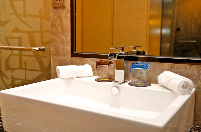 Bathroom 3, City Hotel, Shenzhen