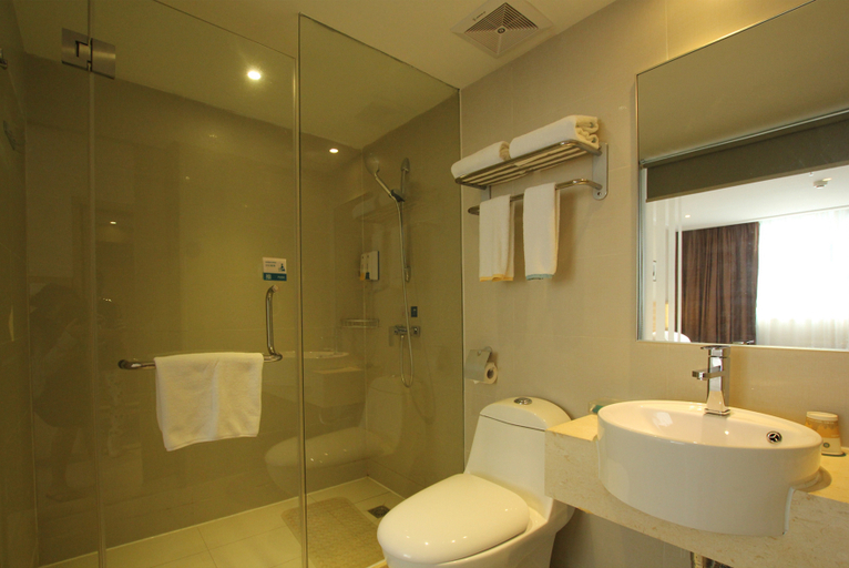Bathroom 2, City Comfort Inn (Lipu Central Square), Guilin